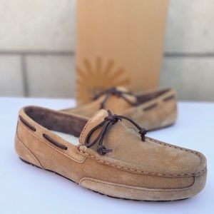 UGG Chester Slippers Size 3E Wide Chestnut 1005350